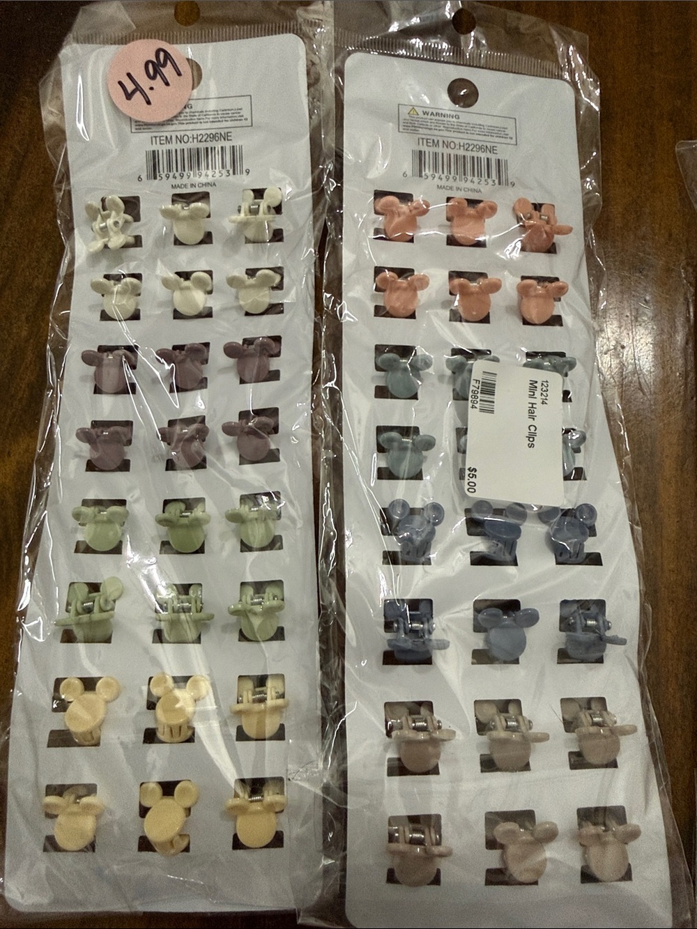 Set of 4 small Mickey Mouse hair clips - Picture 4 of 5